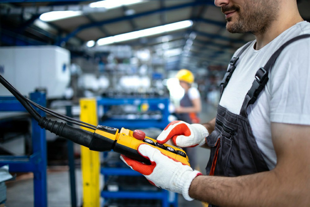 Elevating Workplace Safety: The Essential Role of Online... - Working at Heights Training UK
