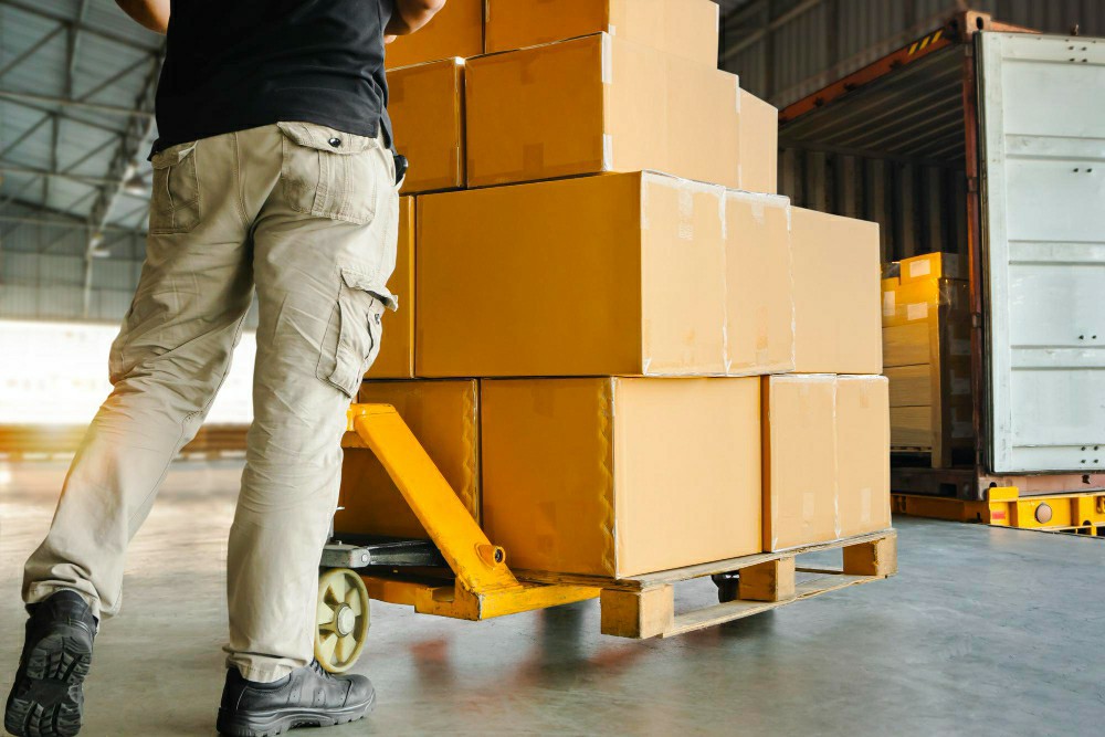 Mastering Safe Lifting Techniques with Our Manual... - Working at Heights Training UK
