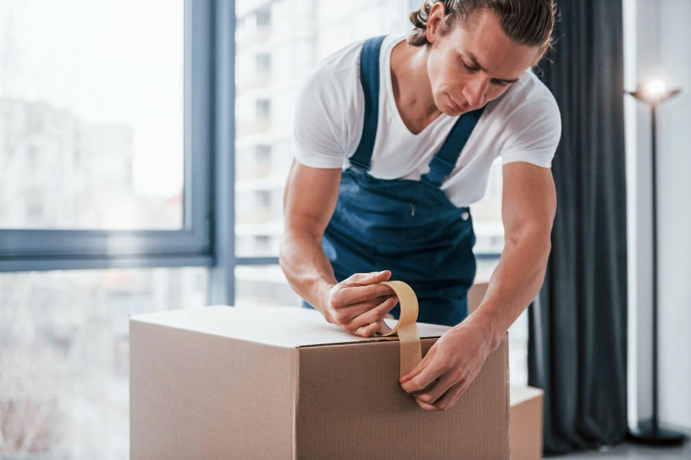 Unlocking Workplace Safety: The Importance of Manual... - Working at Heights Training UK