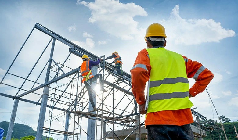 Why Effective Communication is Key to Working at Heights... - Working at Heights Training UK