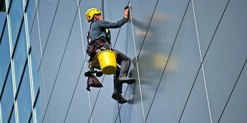 Unlocking Career Potential: The Advantages of an Online... - Working at Heights Training UK