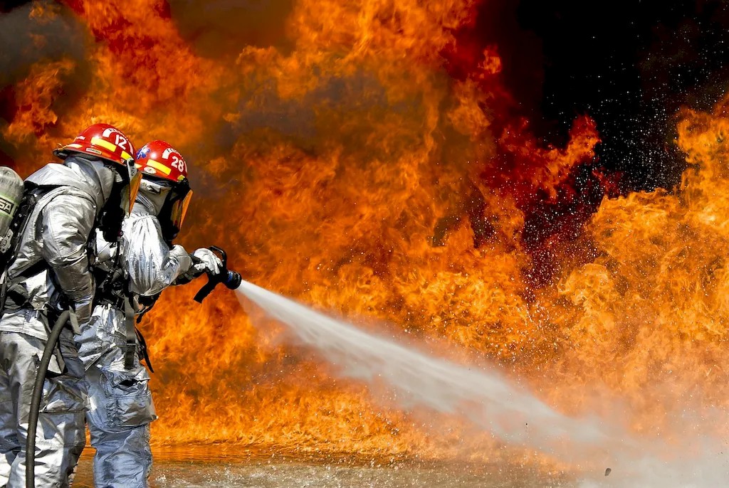 Essential Guide to Fire Warden and Fire Marshal... - Working at Heights Training UK